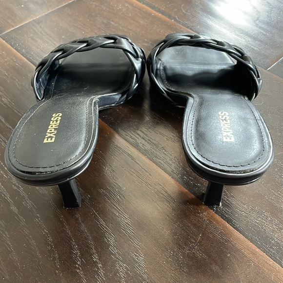 Express Sandals in Black - Picture 3 of 7